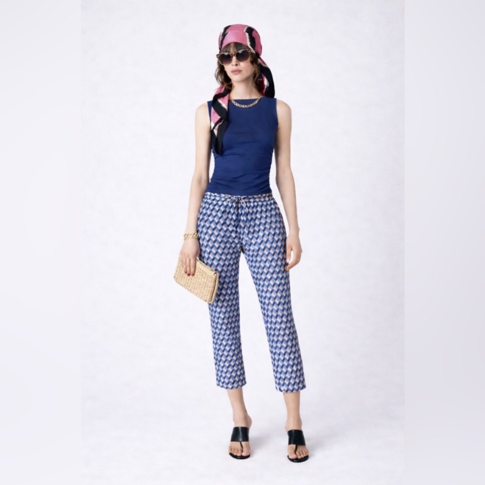 DIANE VON FURSTENBERG - Luxurious Patterned Silk Pants